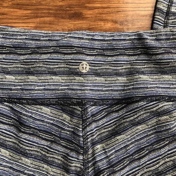 NWOT Lululemon Leggings - Picture 2 of 2
